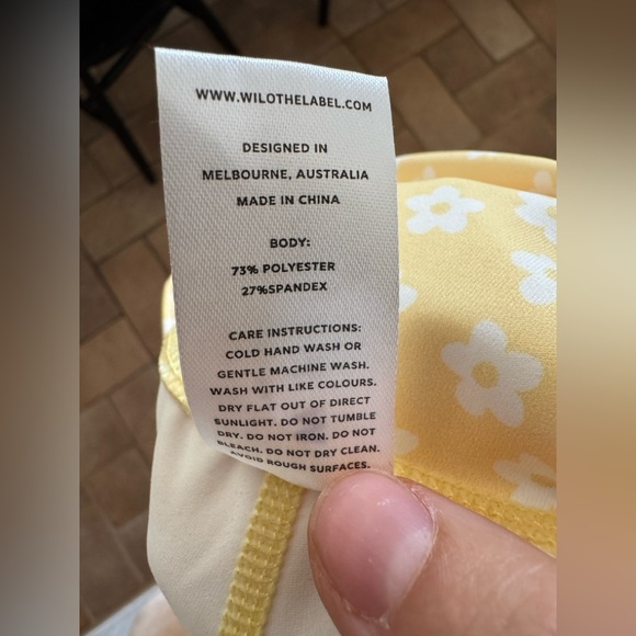 Wilo the Label Bold Floral Daisy Sports Bra and Biker Short Set - Picture 9 of 9